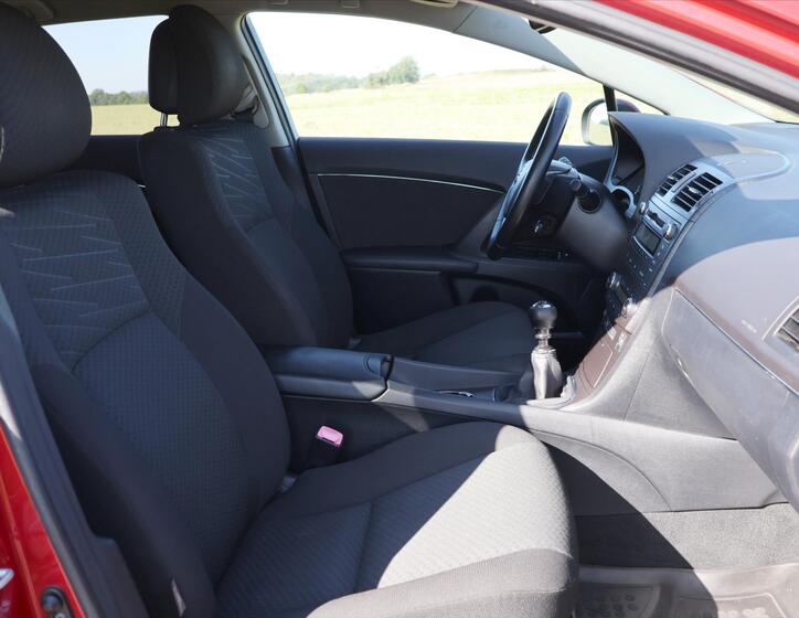 Toyota Avensis 12