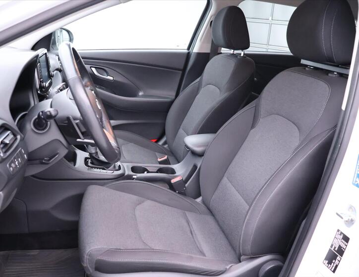 Hyundai i30 11