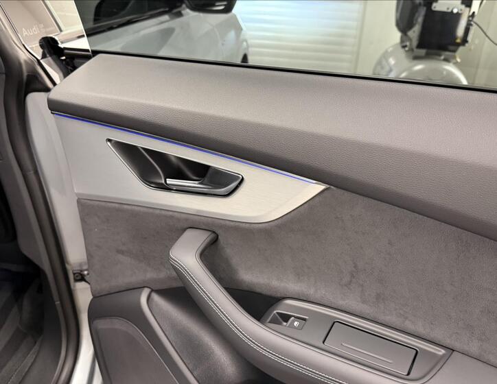 Audi Q8 33