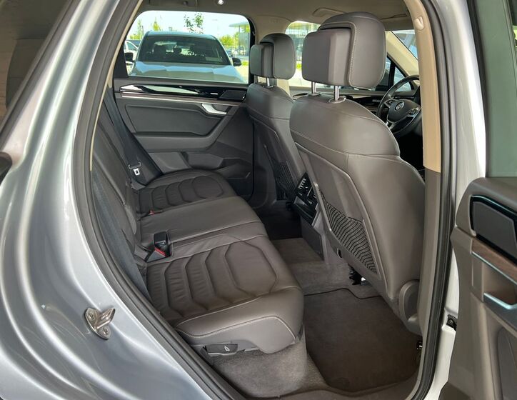 Volkswagen Touareg 14