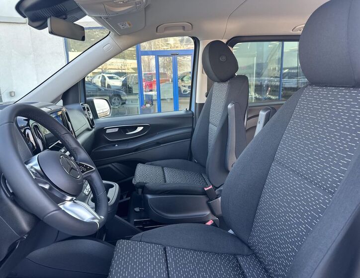 Mercedes-Benz Vito 12