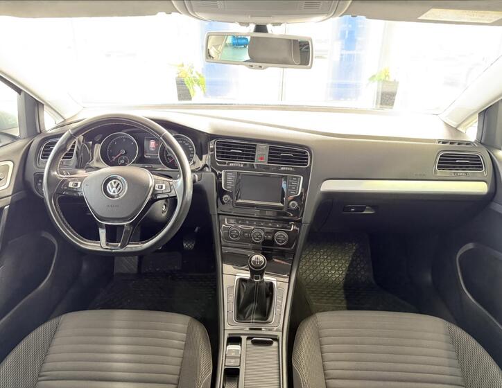 Volkswagen Golf 9