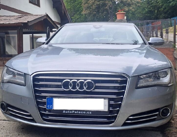Audi A8 1