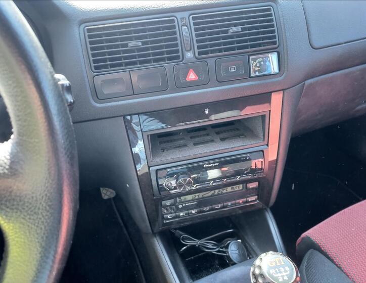 Volkswagen Golf 14