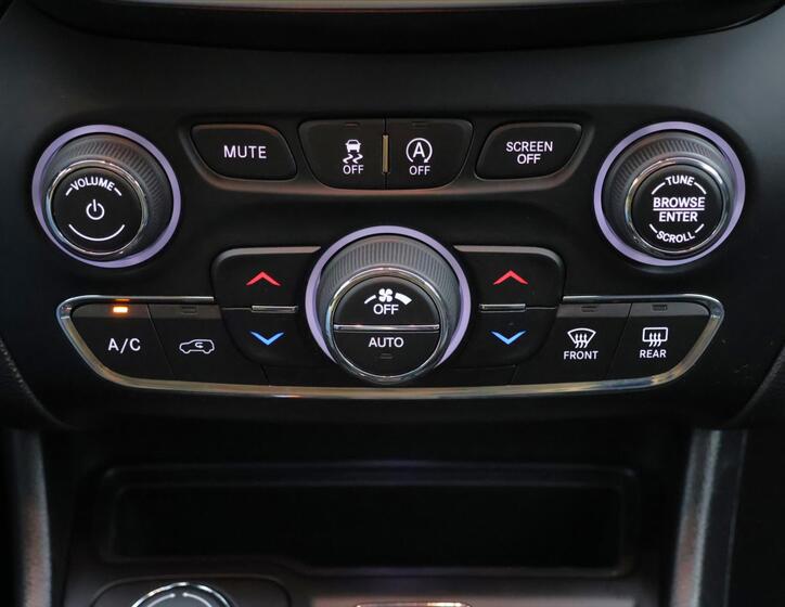 Jeep Cherokee 31
