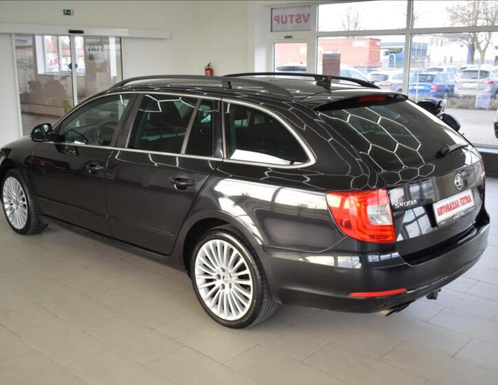Škoda Superb 8