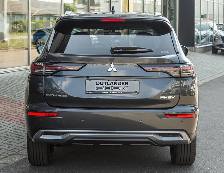 Mitsubishi Outlander 7