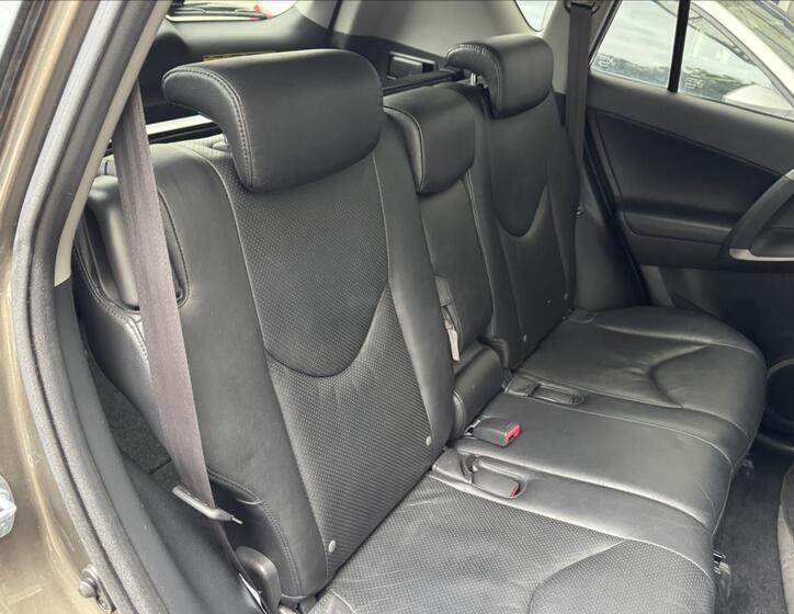 Toyota RAV4 36
