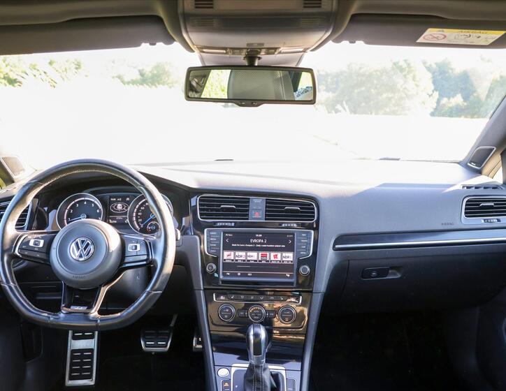 Volkswagen Golf 33