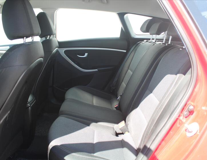Hyundai i30 11