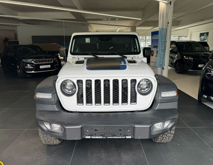 Jeep Wrangler 2