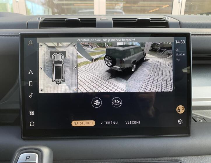 Land Rover Defender 46