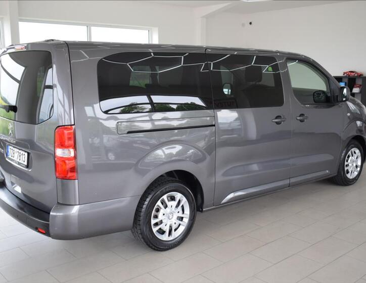 Peugeot Traveller 6
