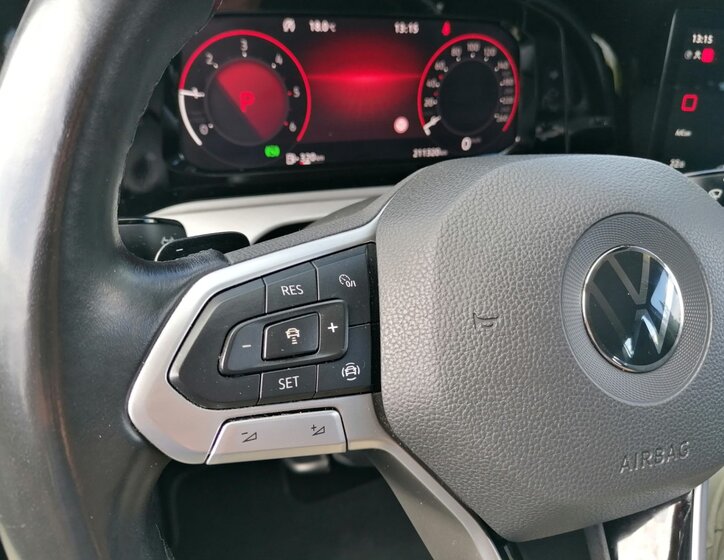 Volkswagen Golf 21