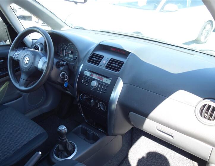 Suzuki SX4 12