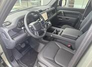 Land Rover Defender 11