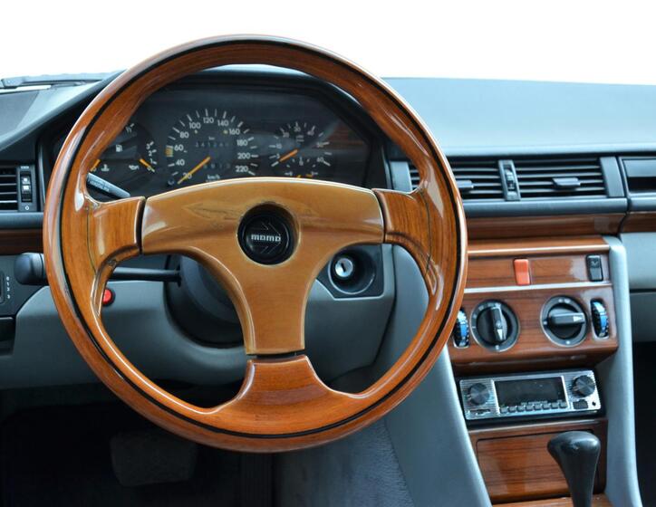 Mercedes-Benz 124 18