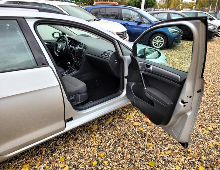 Volkswagen Golf 9