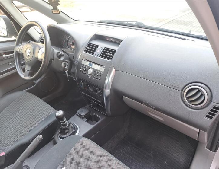 Suzuki SX4 33