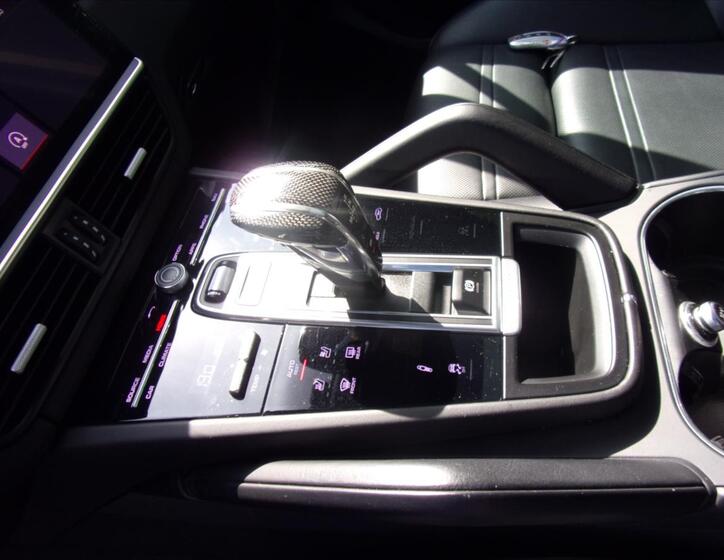 Porsche Cayenne 29