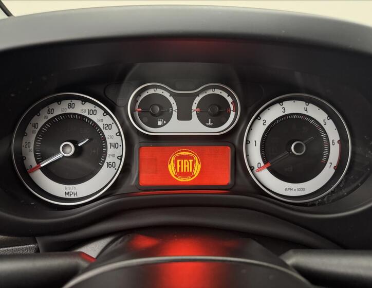 Fiat 500L 11