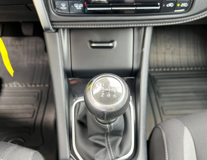 Toyota Auris 25