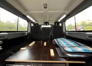 Land Rover Defender 17