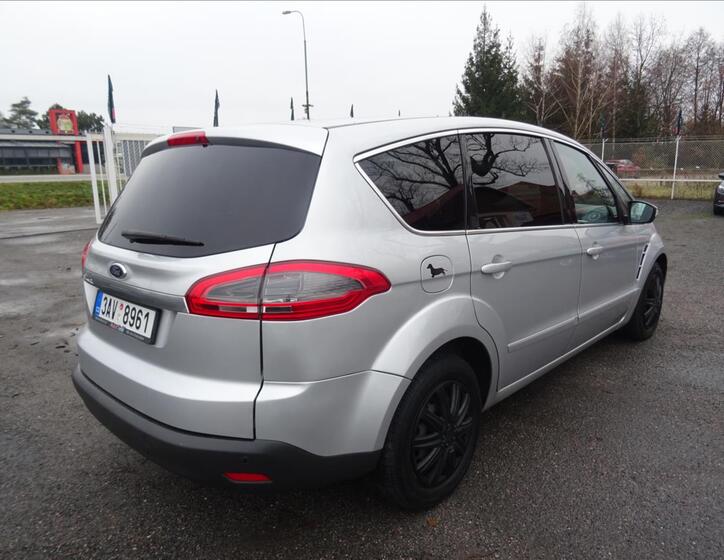 Ford S-MAX 9