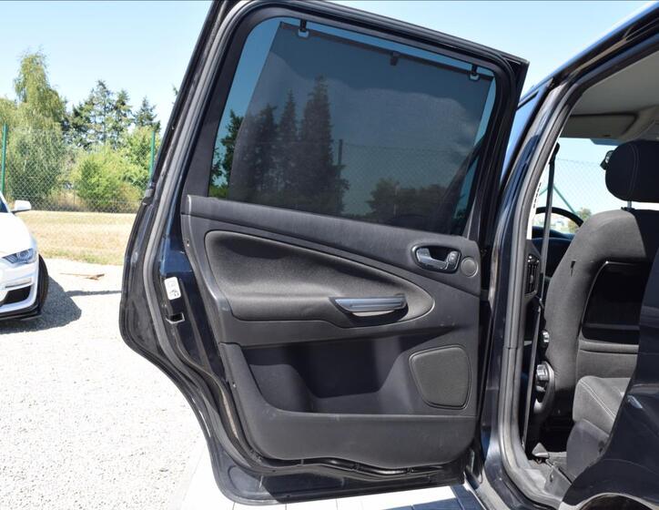 Ford Galaxy 27