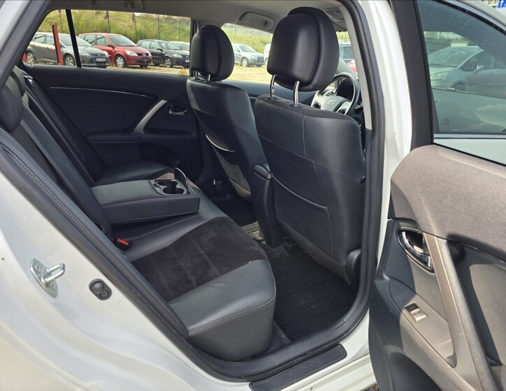 Toyota Avensis 14
