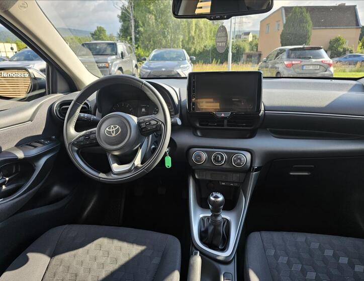 Toyota Yaris 5