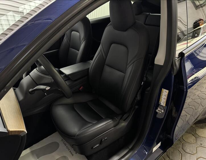 Tesla Model Y 26