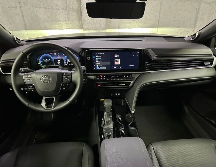 Toyota Camry 17