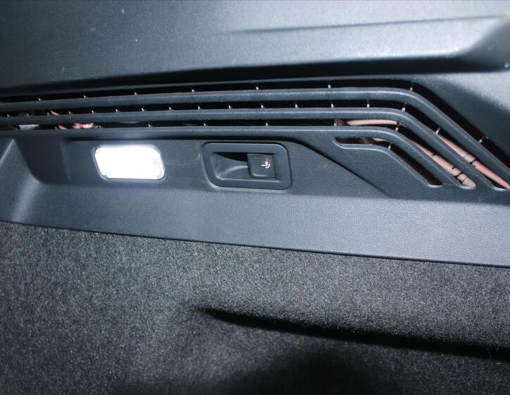Volkswagen ID.4 12