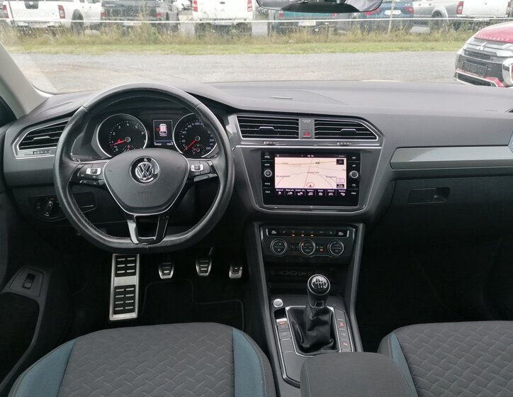 Volkswagen Tiguan 9