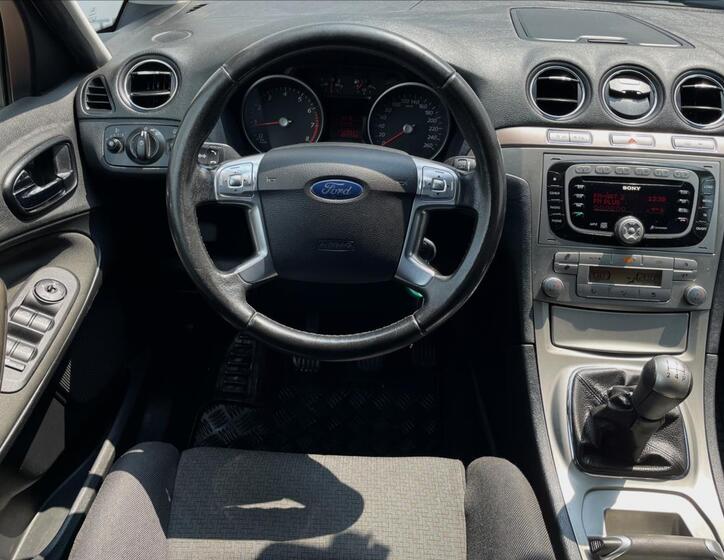 Ford S-MAX 13