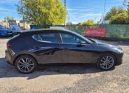 Mazda 3 4