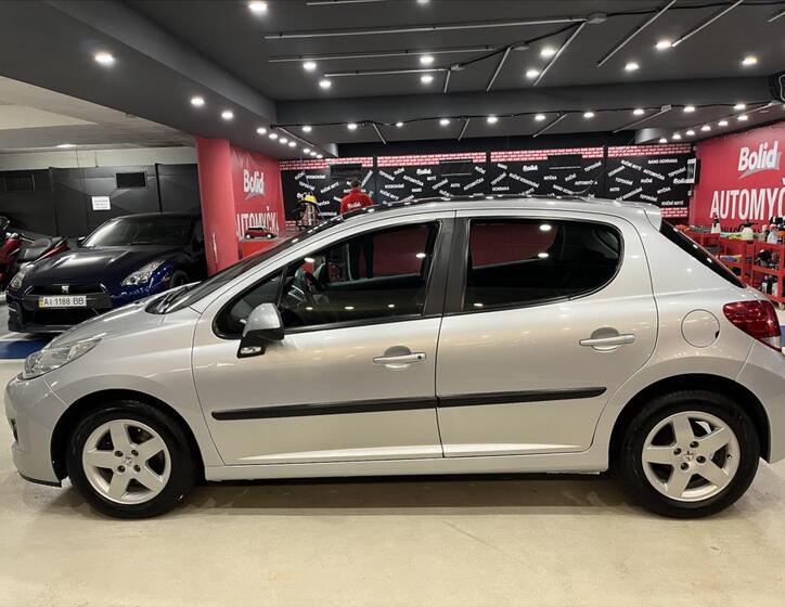 Peugeot 207 7
