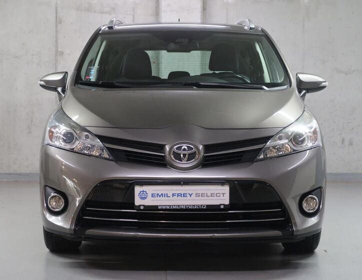 Toyota Verso 2