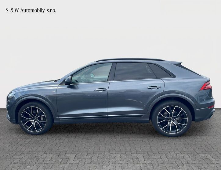 Audi Q8 8