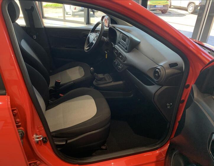 Hyundai i10 35