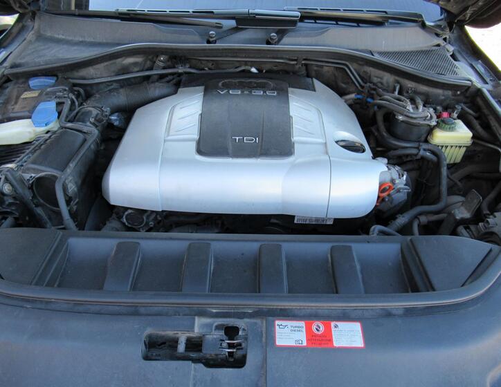 Audi Q7 24
