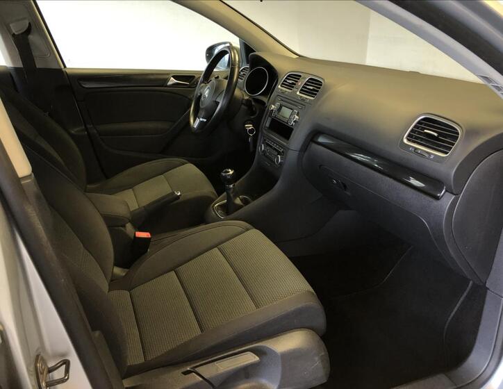 Volkswagen Golf 11