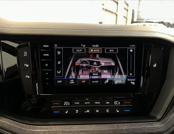 Volkswagen Touareg 7