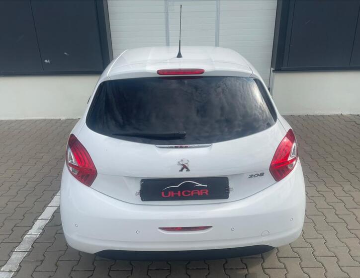 Peugeot 208 5
