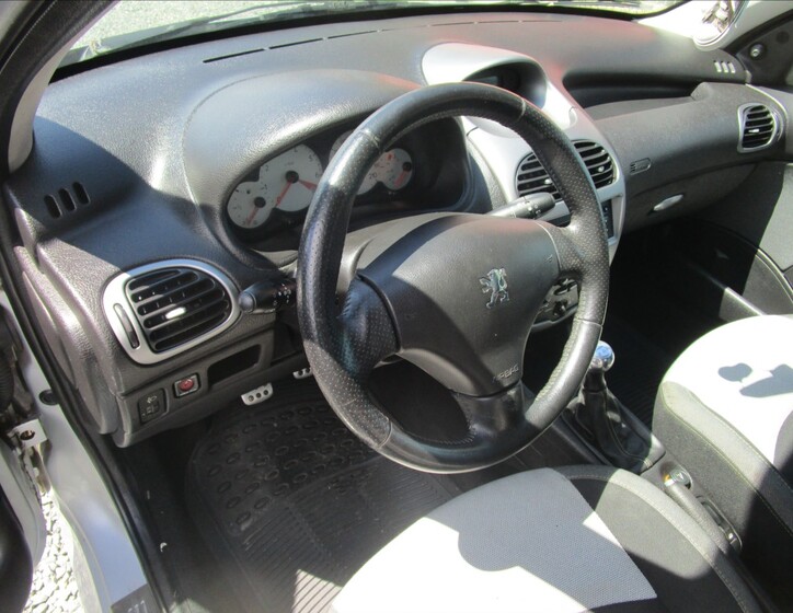 Peugeot 206 10