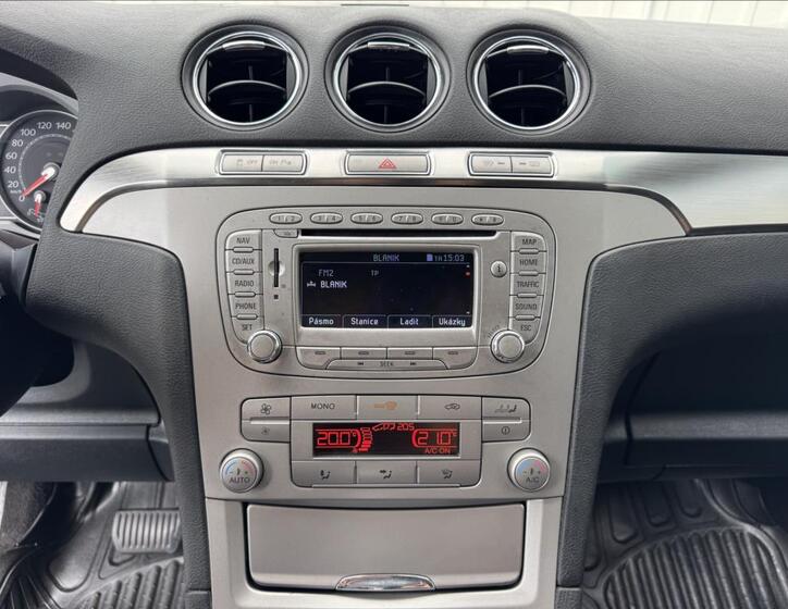 Ford Galaxy 37