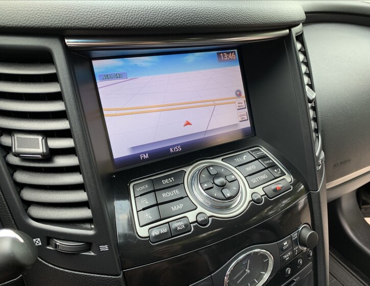 Infiniti QX70 13