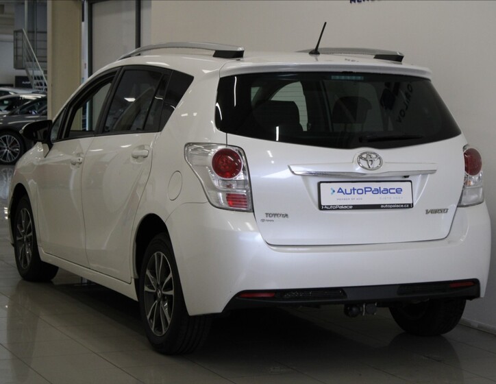 Toyota Verso 3