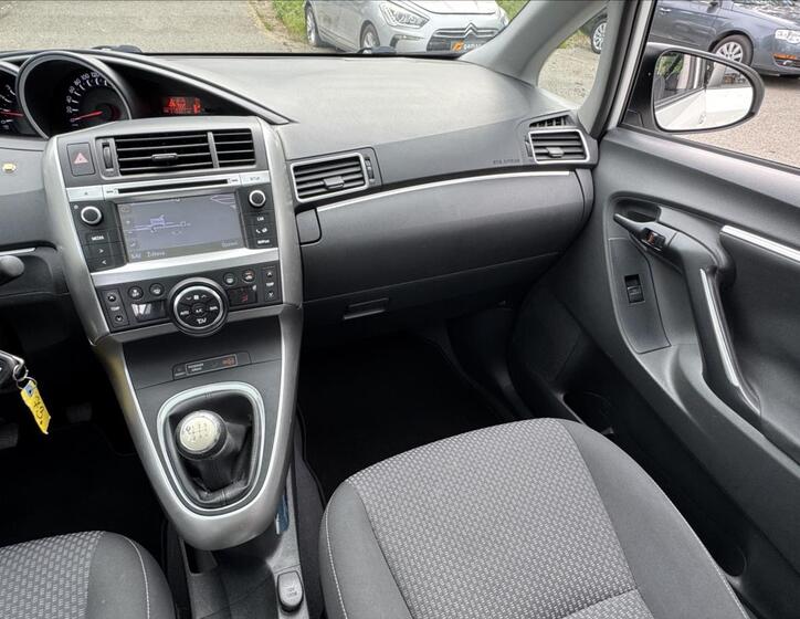 Toyota Verso 42